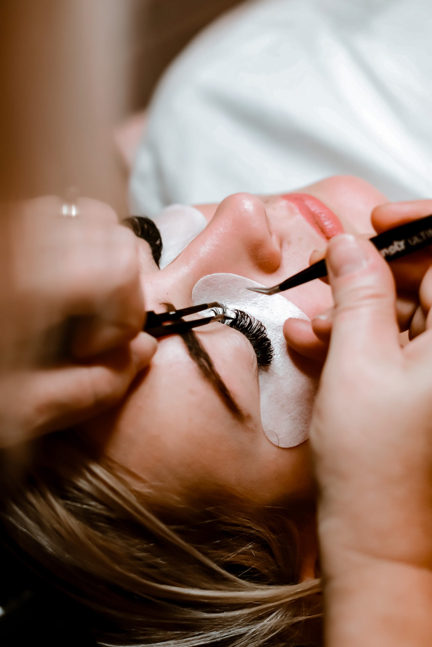 Facts and myths about eyelash extensions