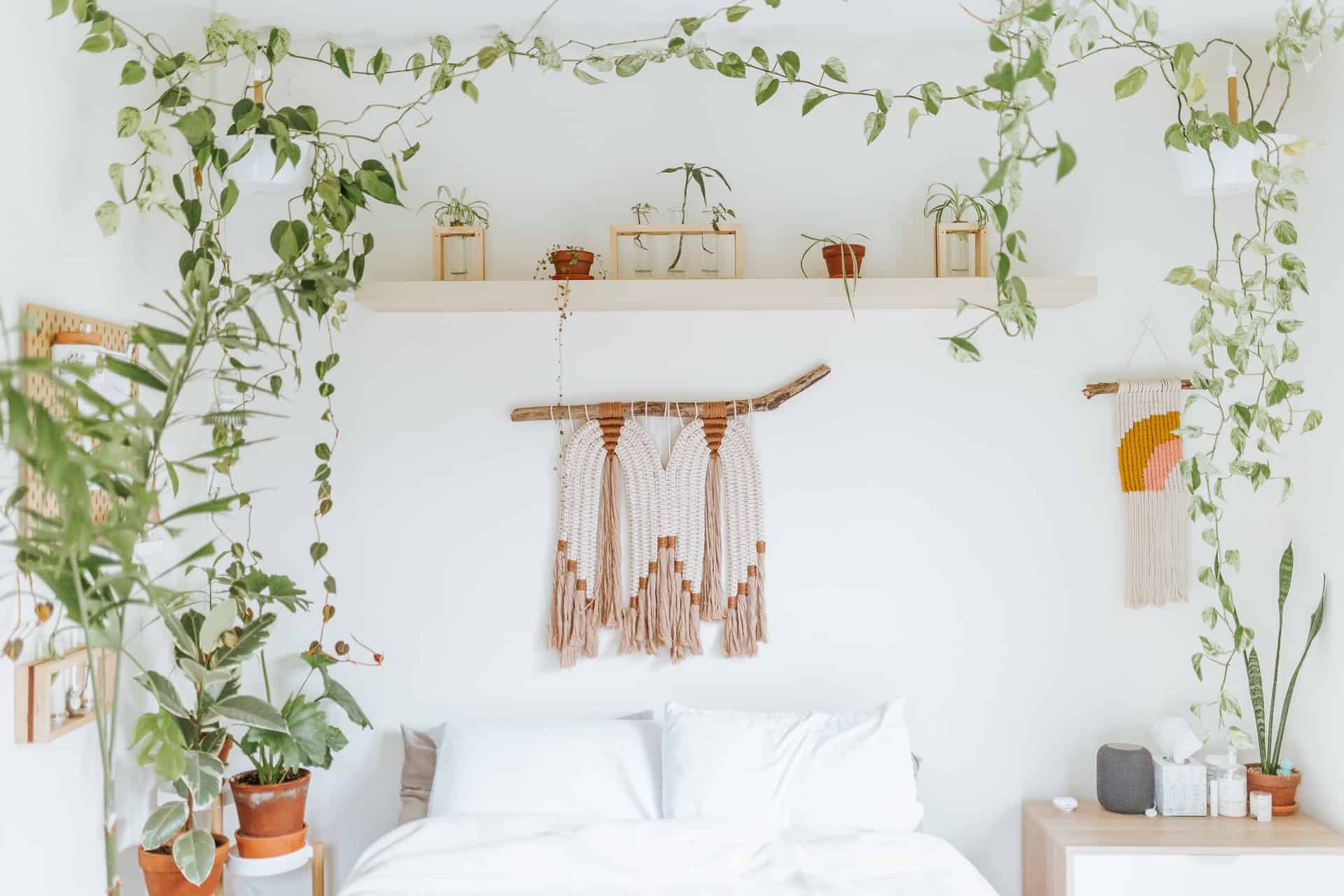 Boho style bedroom – how to decorate it?