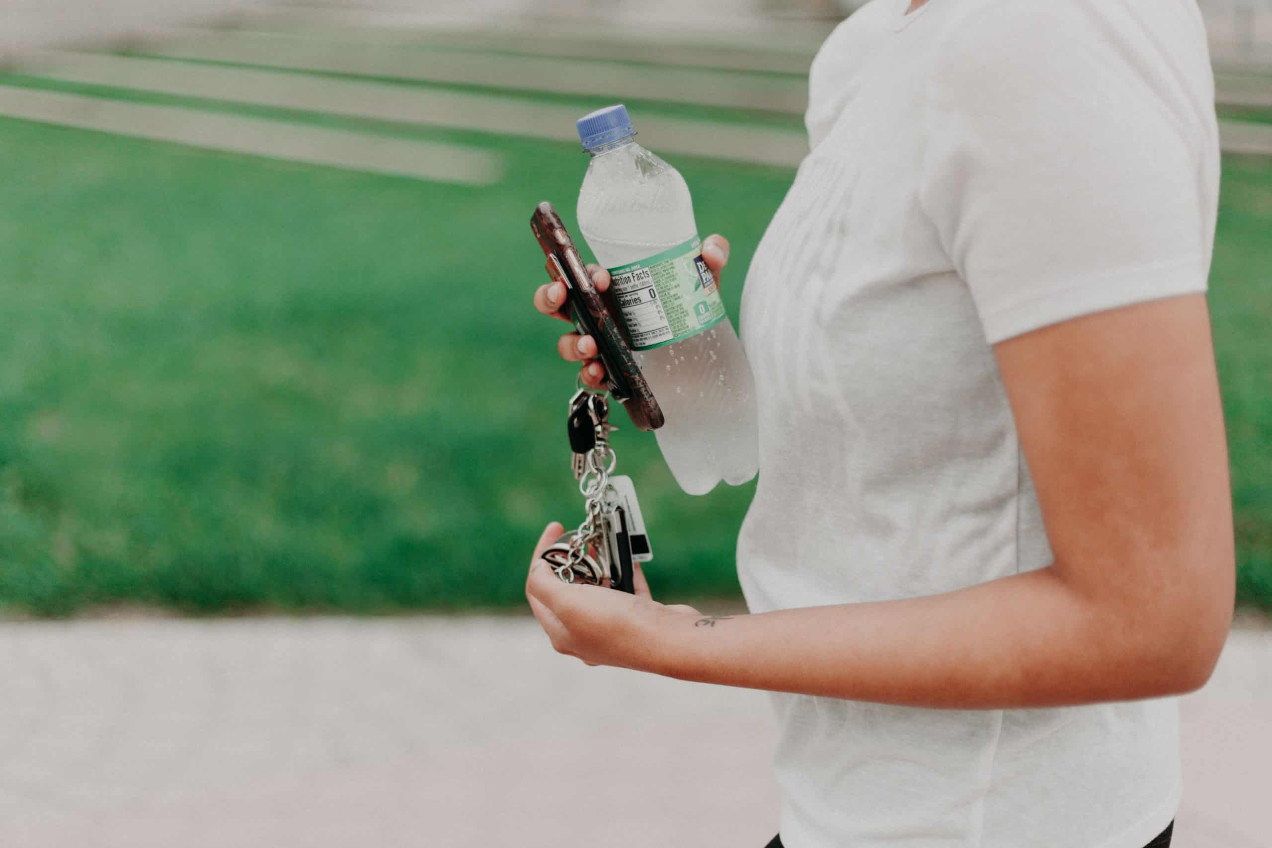 The Essential Companion for Hydration: Why You Need a Clean Water Bottle