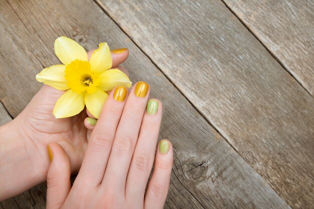 Natural Oils for a Radiant Complexion and Healthy Nails